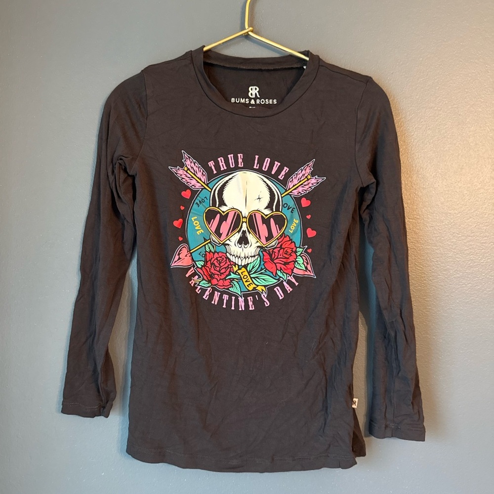 Bums and‎ roses true love skull Valentine’s Day shirt